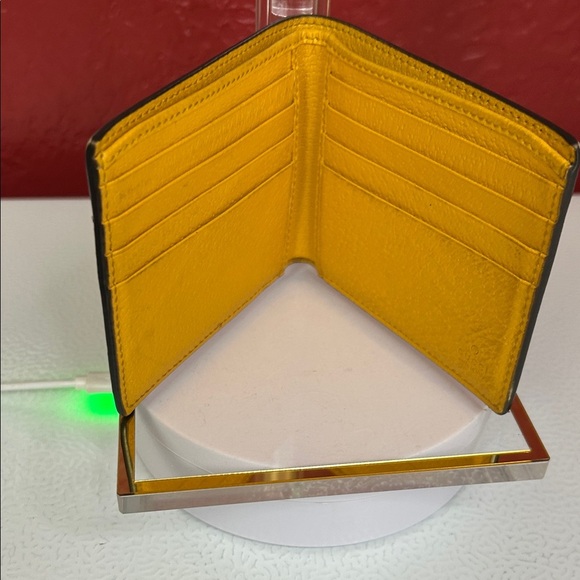 Gucci Beige and Brown Monogram wallet Card Holder with box and dust bag and COA - Picture 4 of 10